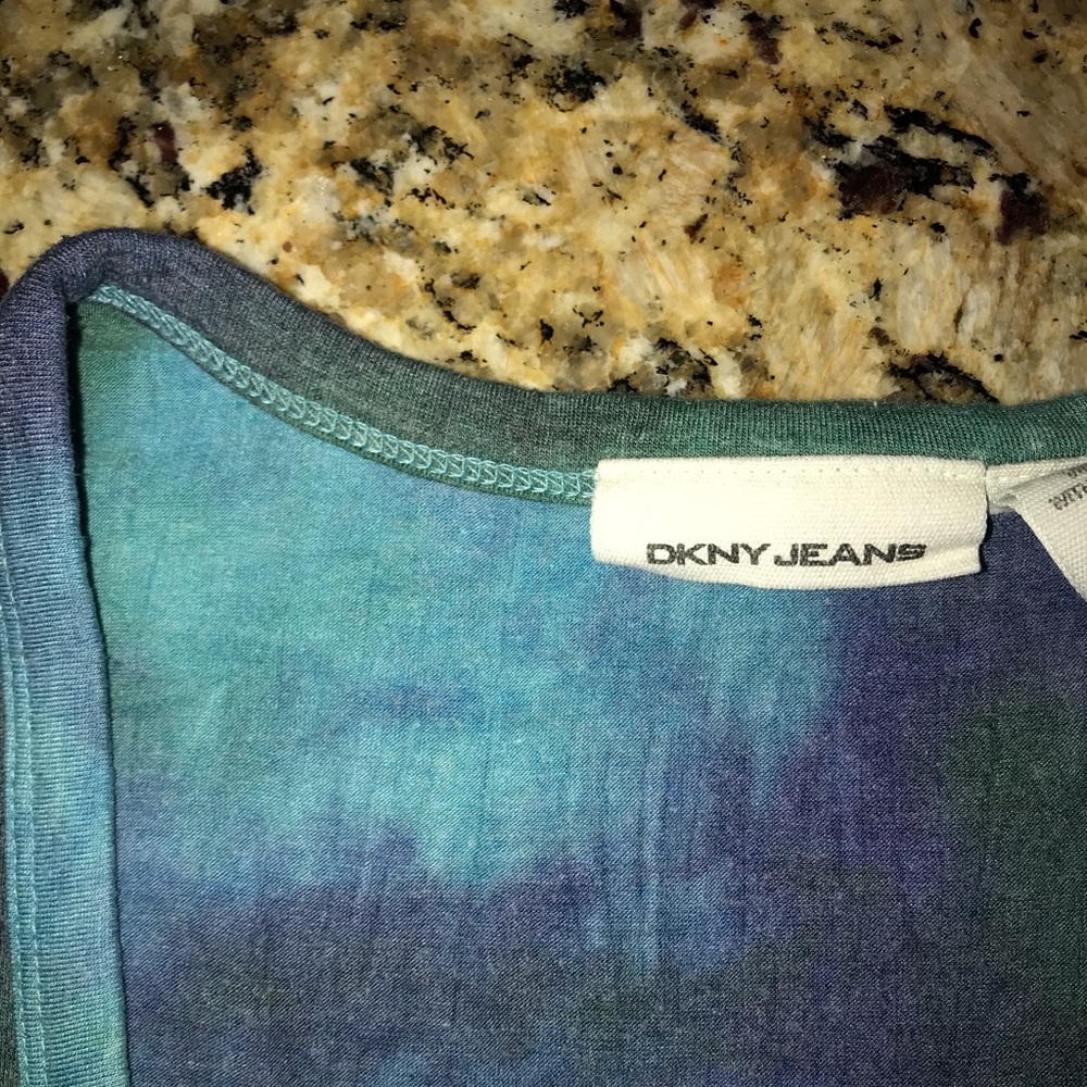 Women’s Tee - Picture 2 of 3